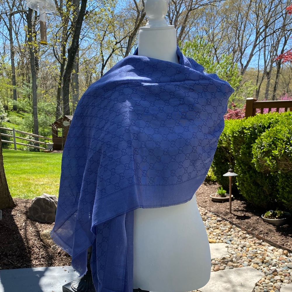 Gucci Summer Scarf Shawl NWT Authentic Periwinkle